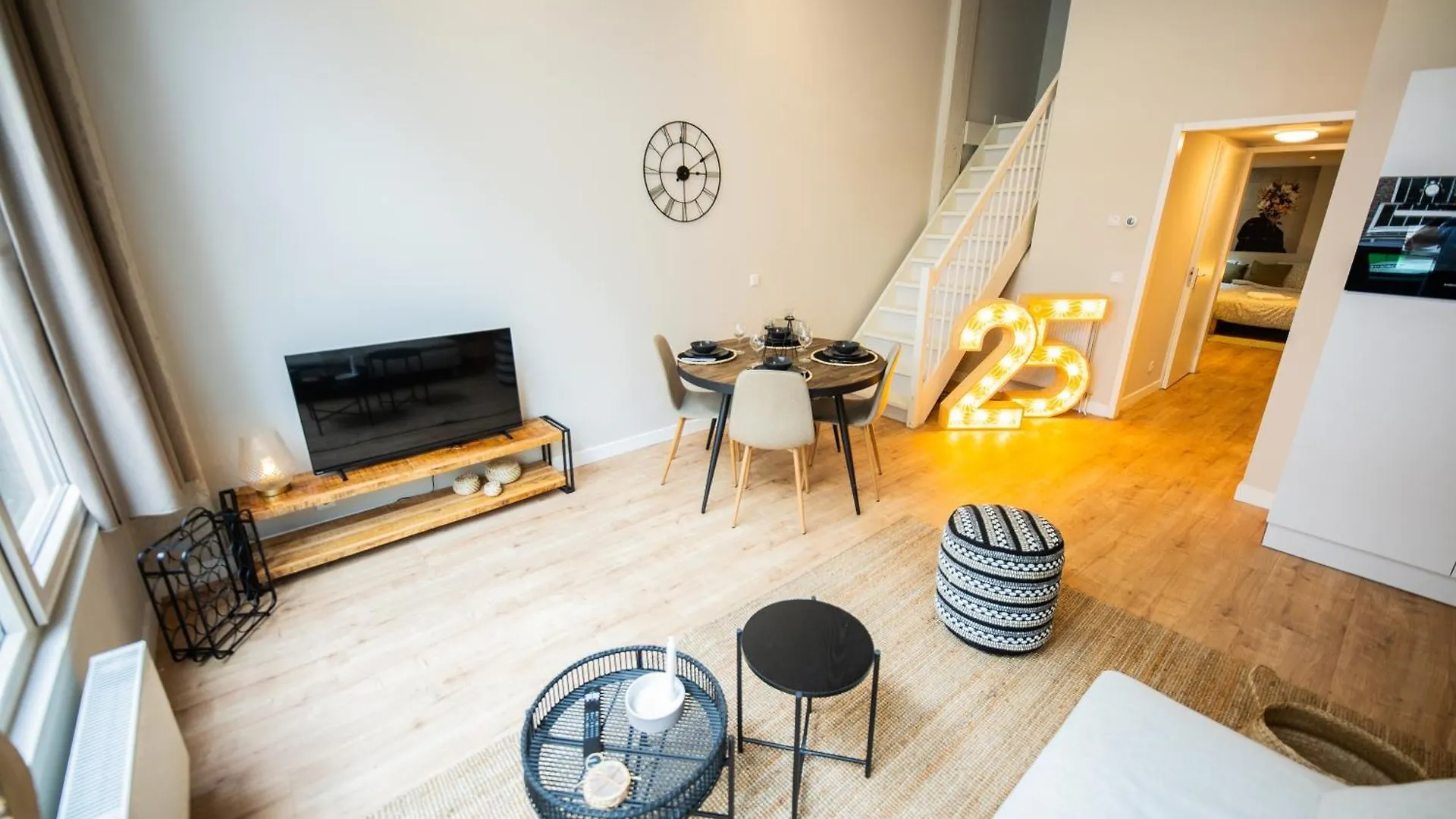Two-Bedroom Apartment Bs-Bsh Rotterdam 0*,