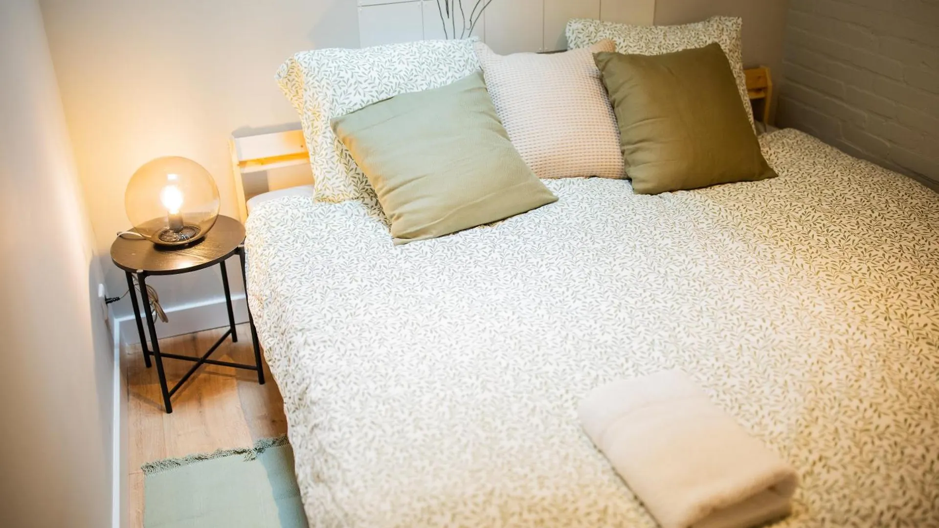 Two-Bedroom Apartment Bs-Bsh Rotterdam
