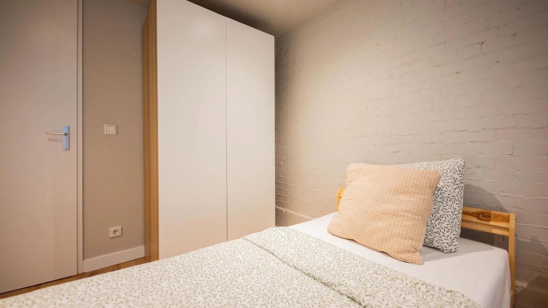 Two-Bedroom Apartment Bs-Bsh Rotterdam