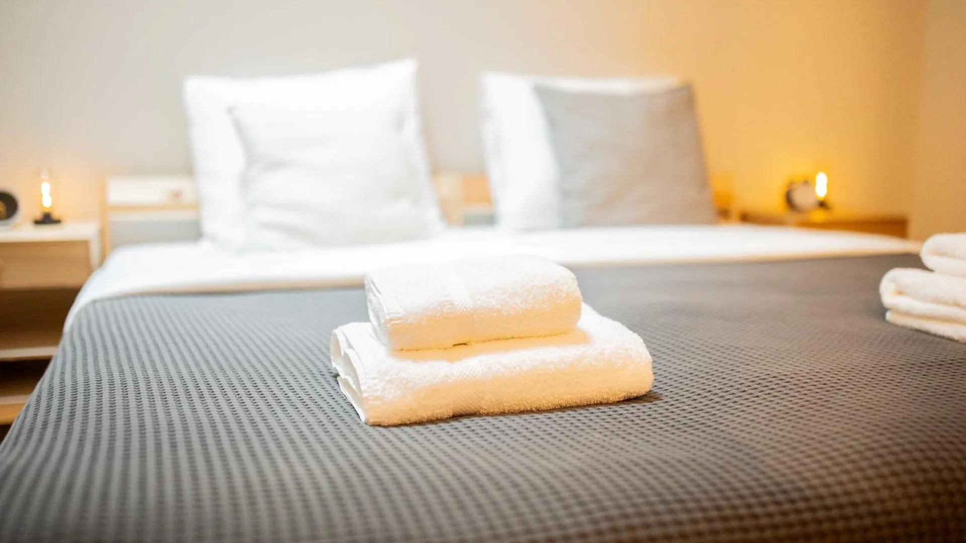 Two-Bedroom Apartment Bs-Bsh Rotterdam 0*,  Nederland